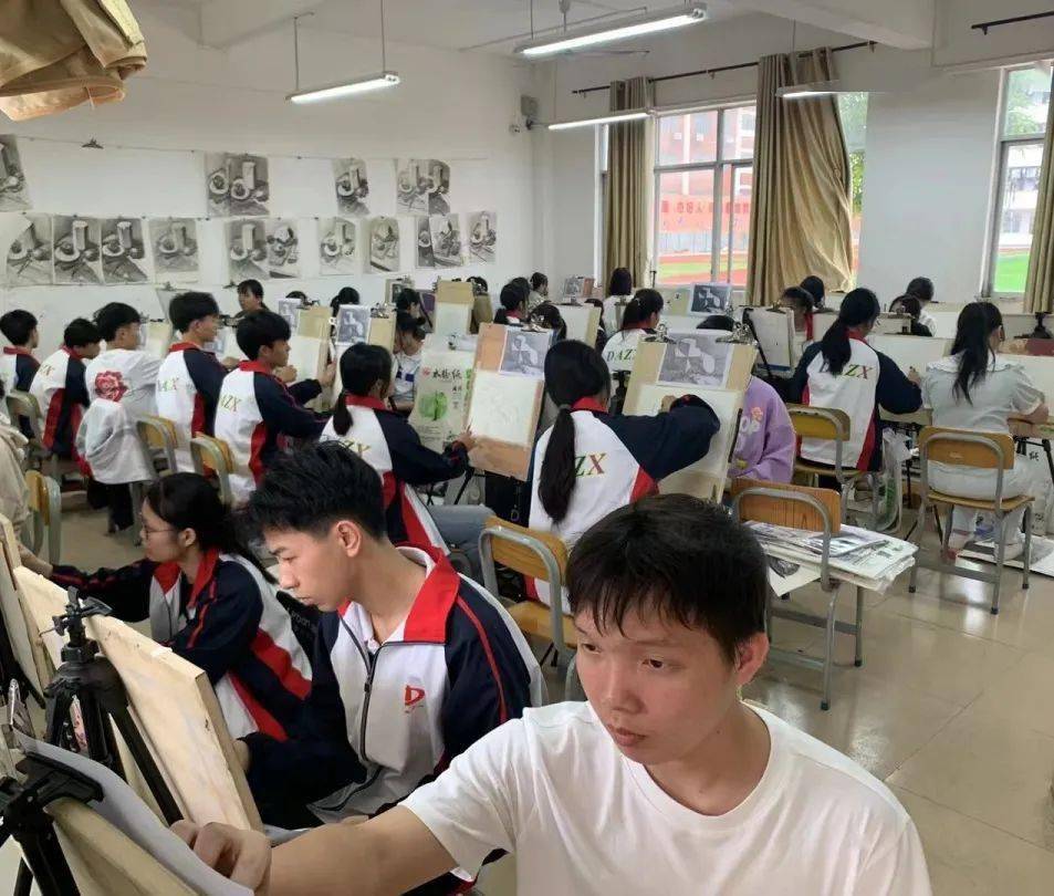 都安县职业中专学校_都安职教中心_都安瑶族自治县职业教育中心招生