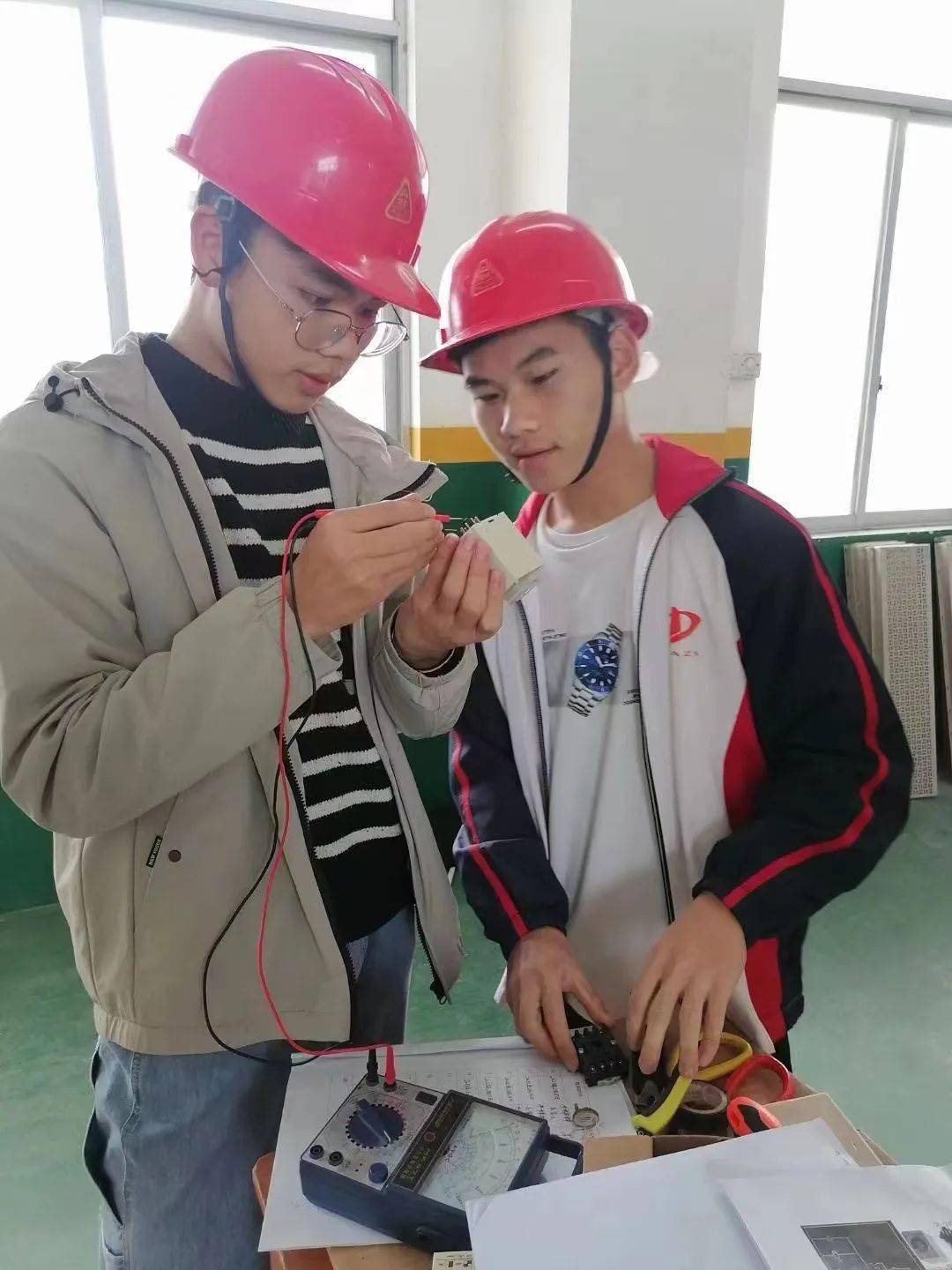 都安县职业中专学校_都安职教中心_都安瑶族自治县职业教育中心招生