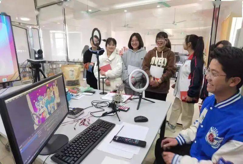 都安县职业中专学校_都安职教中心_都安瑶族自治县职业教育中心招生