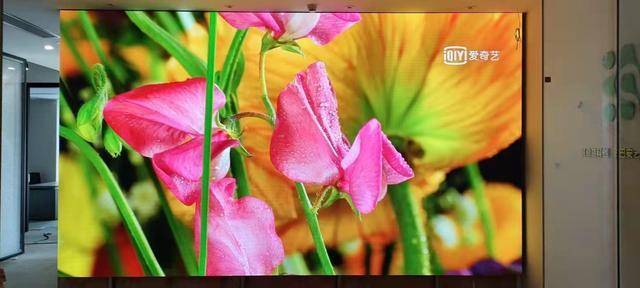 投资全彩led广告屏_室内LED显示屏P2.5与P3区别_P2.5和P3点间距对比