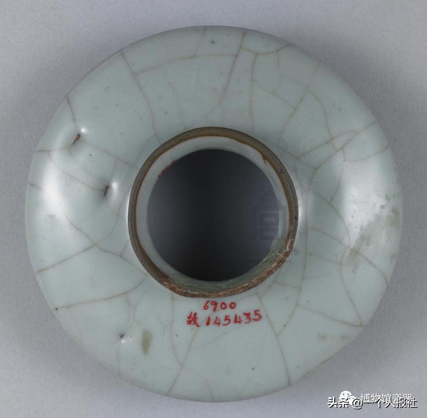 宋代官窑瓷器底部特征_宋代官窑青釉盏托_官窑青釉蒜头瓶