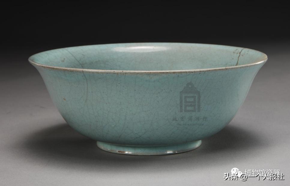 宋代官窑瓷器底部特征_官窑青釉蒜头瓶_宋代官窑青釉盏托
