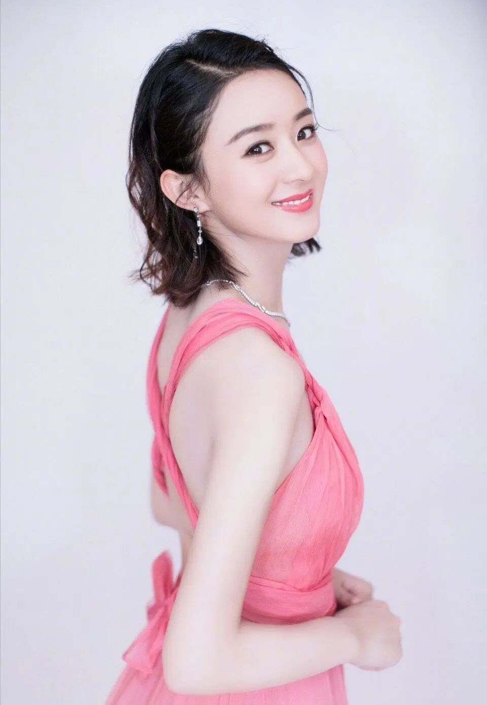 赵丽颖家庭资料_赵丽颖与弟弟赵建飞_赵丽颖弟弟赵建飞个人生活