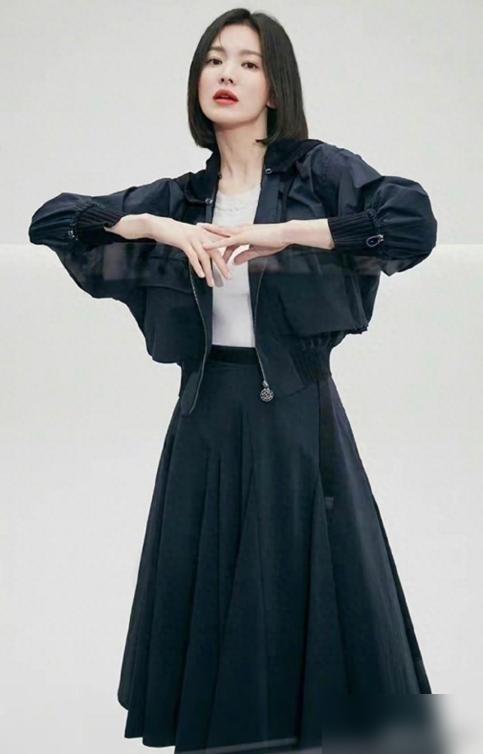 优雅气质发型_女性形象气质_新娘晚装发型图片