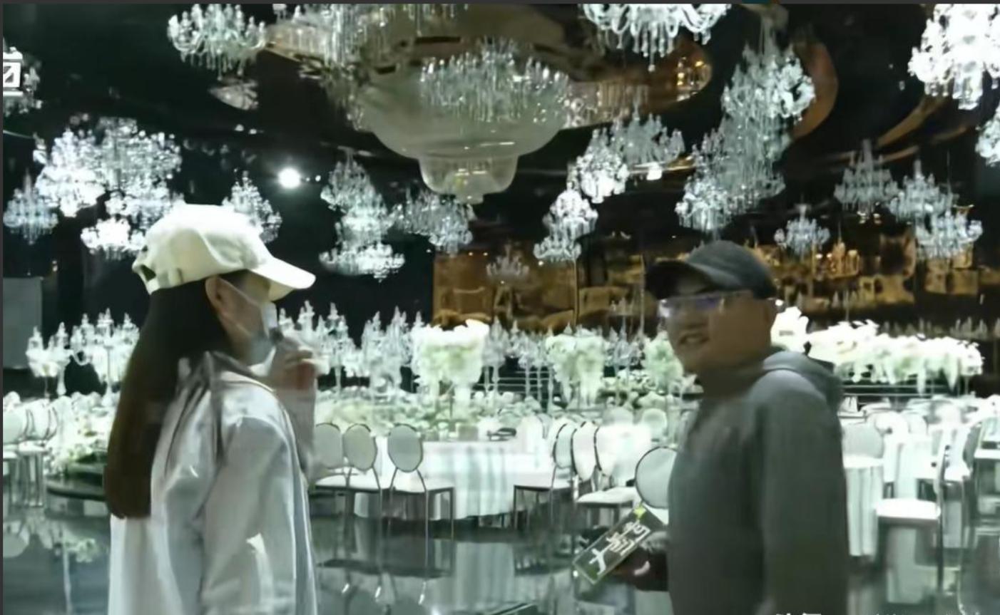 新娘晚装发型图片_河南婚礼纠纷 新娘换装时间 酒店灯光配合问题