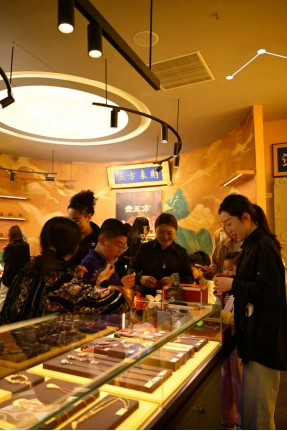 中国珠宝文化_中式珠宝品牌_Z世代国潮消费趋势