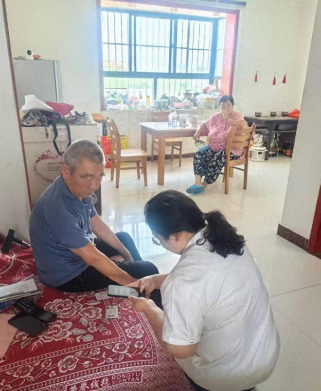 为行动不便客户办理保险业务_中国人寿上门服务_中国人寿康宁保险