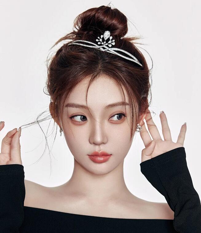 晚礼服发型 简单_精致盘发技巧_礼服发型