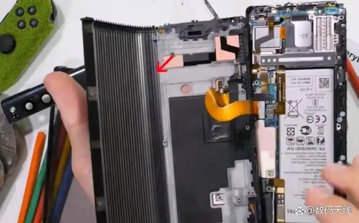 LG Rollable技术方案_lg柔性屏幕手机_LG卷轴手机拆解