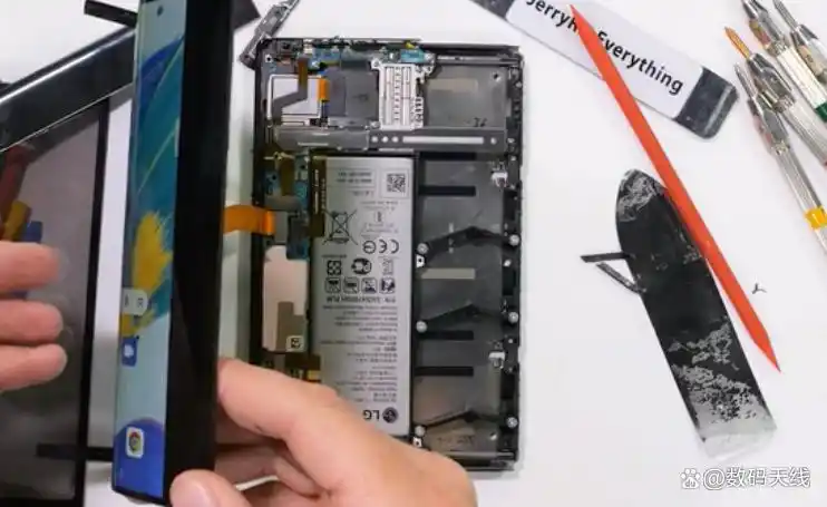 lg柔性屏幕手机_LG Rollable技术方案_LG卷轴手机拆解