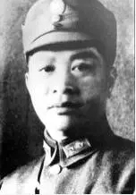 战争时期我军干部的军衔情况_大将为何由周恩来授衔_我军军衔制度的曲折历程