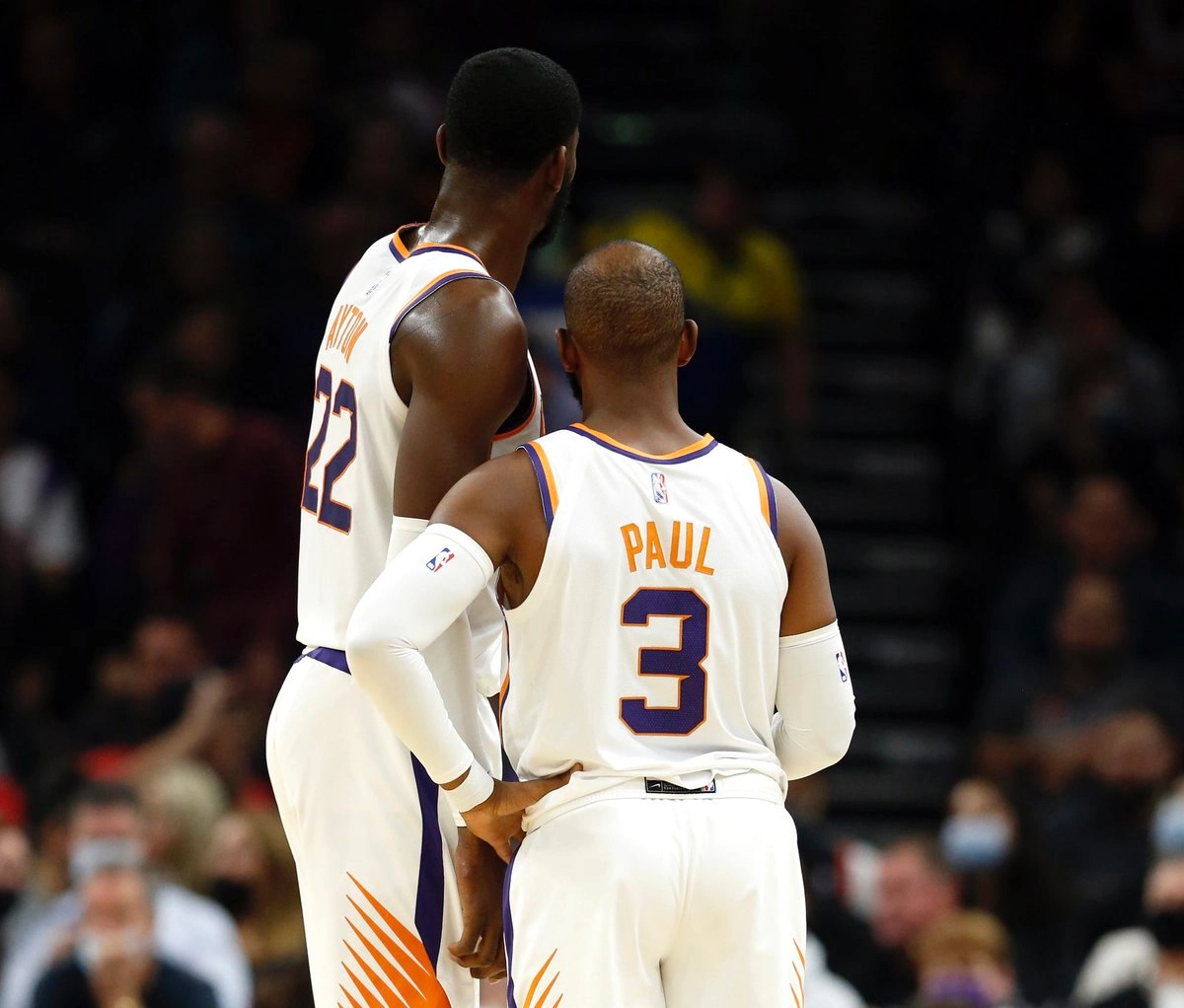 湖人太阳比赛直播_nba-湖人vs太阳 詹姆斯持球突破_NBA湖人太阳比赛分析