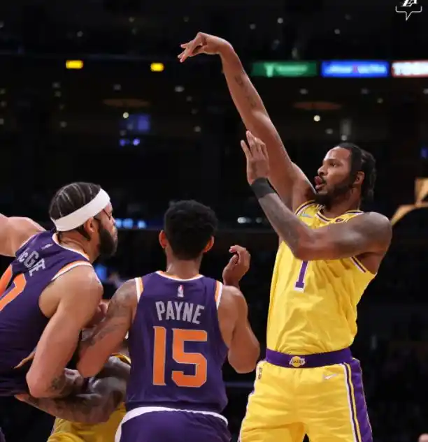 nba-湖人vs太阳 詹姆斯持球突破_湖人太阳比赛直播_NBA湖人太阳比赛分析