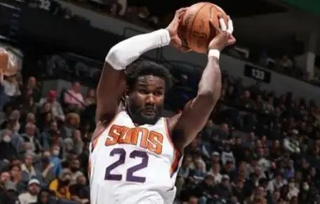 湖人太阳比赛直播_NBA湖人太阳比赛分析_nba-湖人vs太阳 詹姆斯持球突破