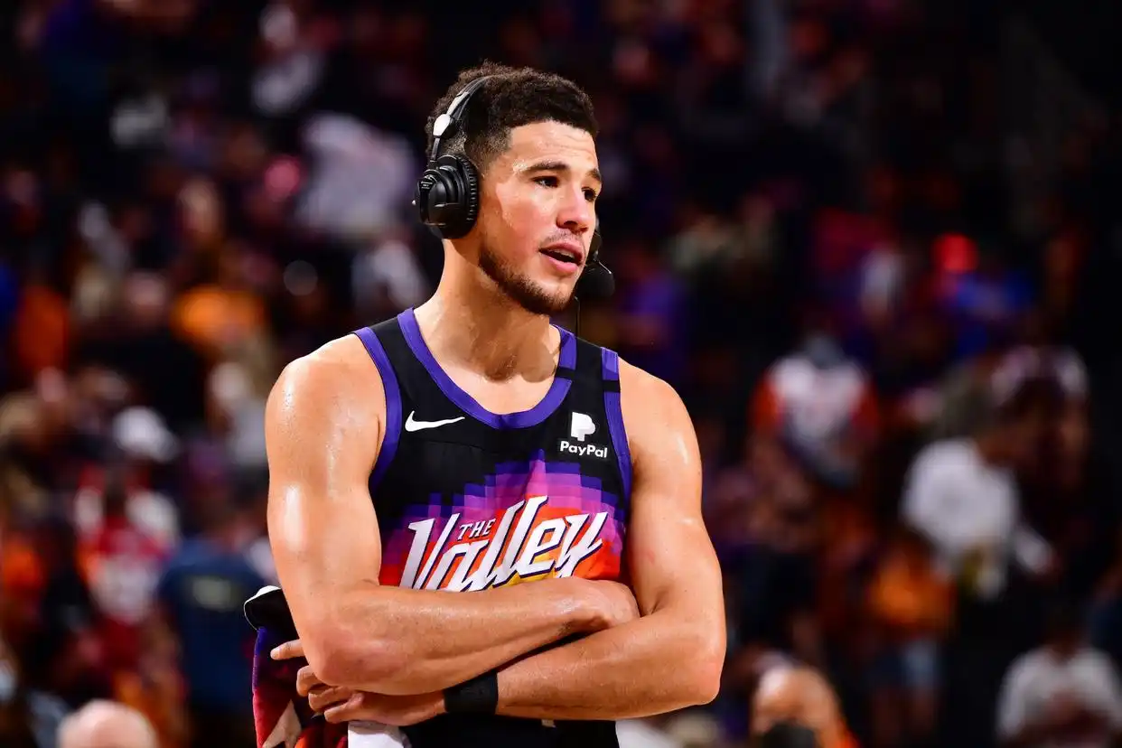 湖人和太阳冲突_nba-湖人vs太阳 詹姆斯持球突破_NBA季后赛今日赛事集锦