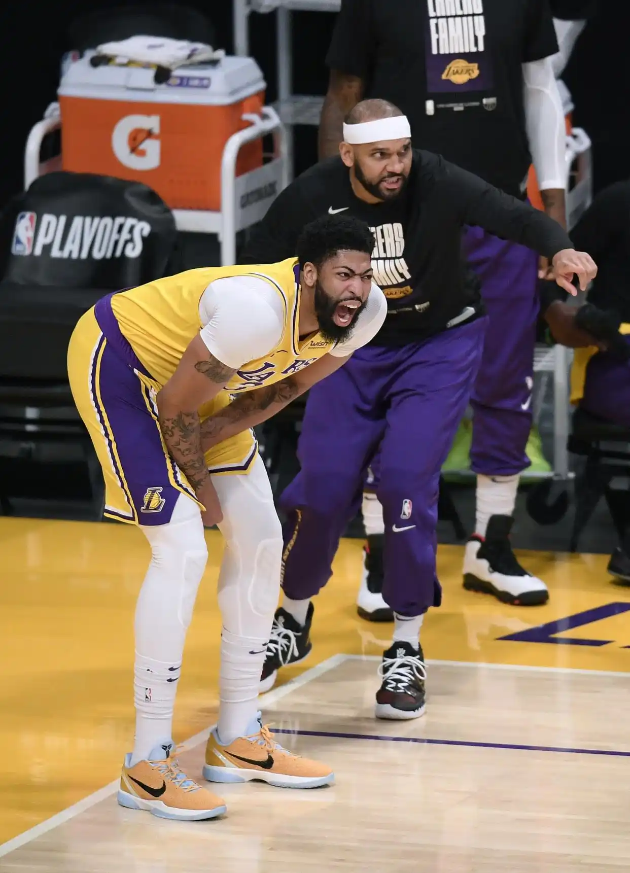 nba-湖人vs太阳 詹姆斯持球突破_NBA季后赛湖人被淘汰_勒布朗詹姆斯一轮游