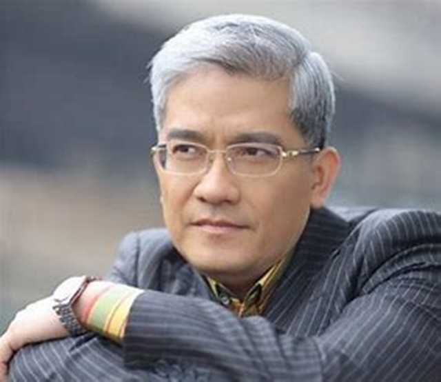 郎咸平 2003-2011 经济学家 火热程度 主持节目 100多期 渗透领域 收视不菲 观众喜爱 财经教育法律 互联网风云人物 作家富豪榜_郎咸平博客财经郎眼