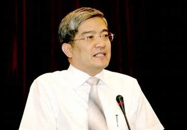 郎咸平博客财经郎眼_郎咸平 2003-2011 经济学家 火热程度 主持节目 100多期 渗透领域 收视不菲 观众喜爱 财经教育法律 互联网风云人物 作家富豪榜