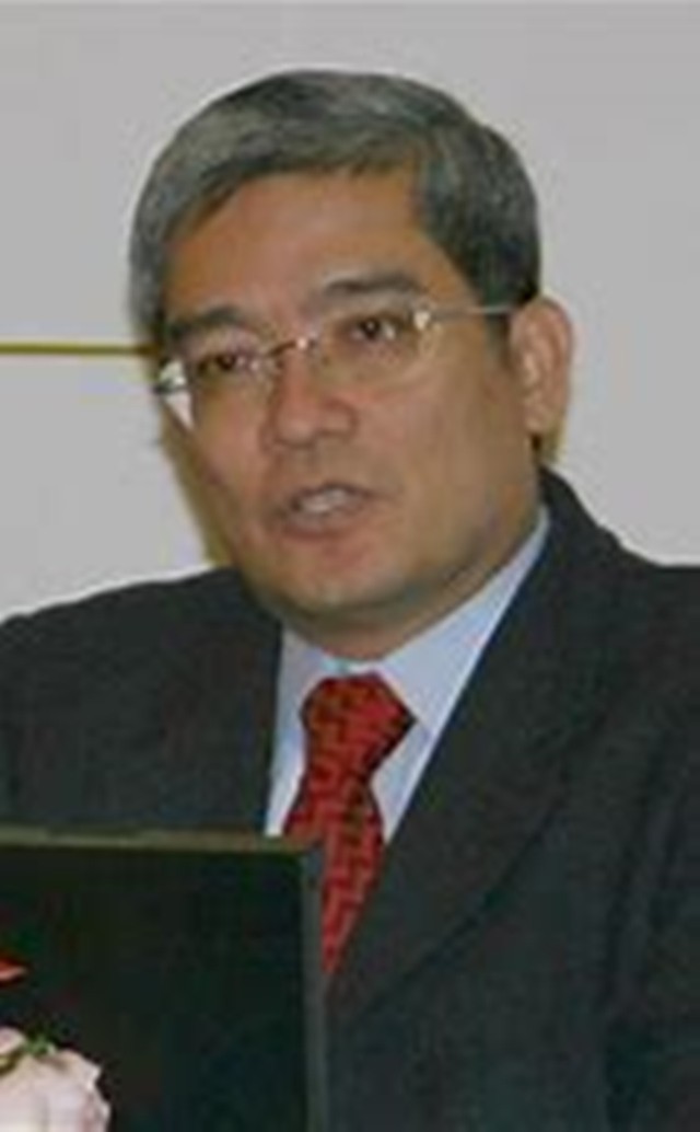 郎咸平 2003-2011 经济学家 火热程度 主持节目 100多期 渗透领域 收视不菲 观众喜爱 财经教育法律 互联网风云人物 作家富豪榜_郎咸平博客财经郎眼