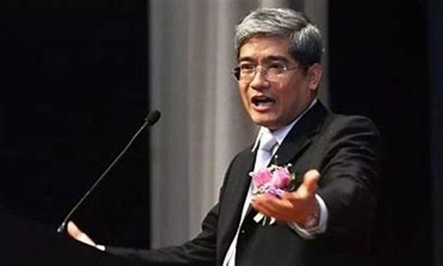 郎咸平博客财经郎眼_郎咸平 2003-2011 经济学家 火热程度 主持节目 100多期 渗透领域 收视不菲 观众喜爱 财经教育法律 互联网风云人物 作家富豪榜