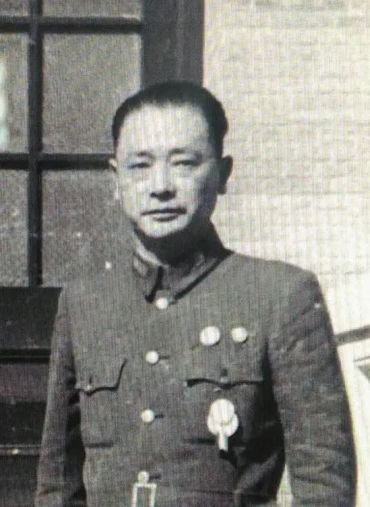 杨森刘存厚孙震萧毅肃台湾晚年_川军将领解放战争结局_国民党将领杨森