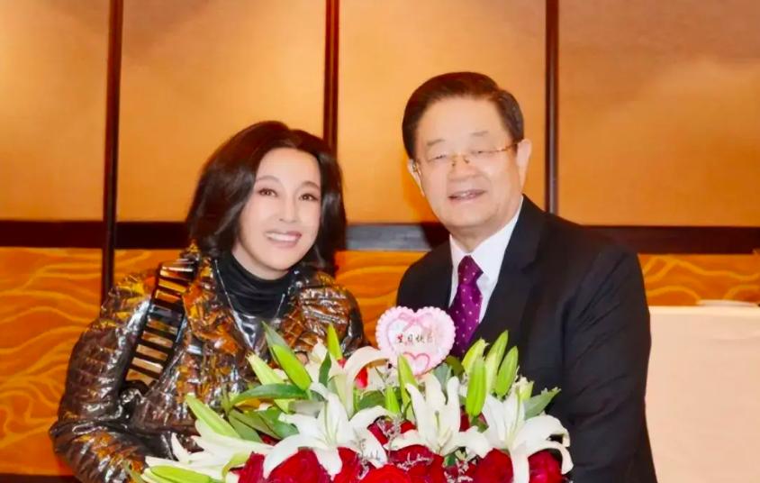 刘晓庆今日大婚_刘晓庆74岁生日家庭生活_刘晓庆婚内出轨事件