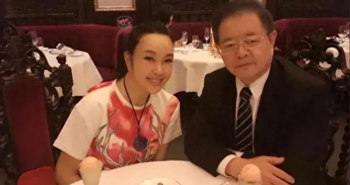 刘晓庆今日大婚_刘晓庆婚内出轨事件_刘晓庆74岁生日家庭生活