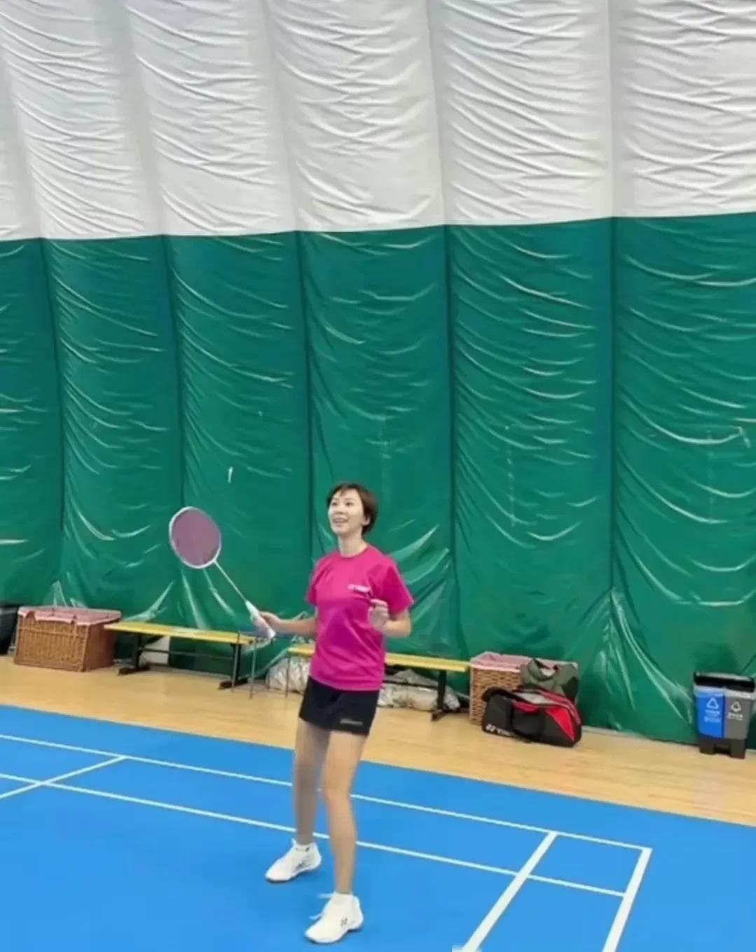 欧阳夏丹羽毛球技巧分享_欧阳夏丹最新运动视频_欧阳夏丹打球视频