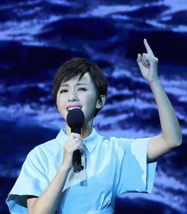 欧阳夏丹最新运动视频_欧阳夏丹打球视频_欧阳夏丹羽毛球技巧分享