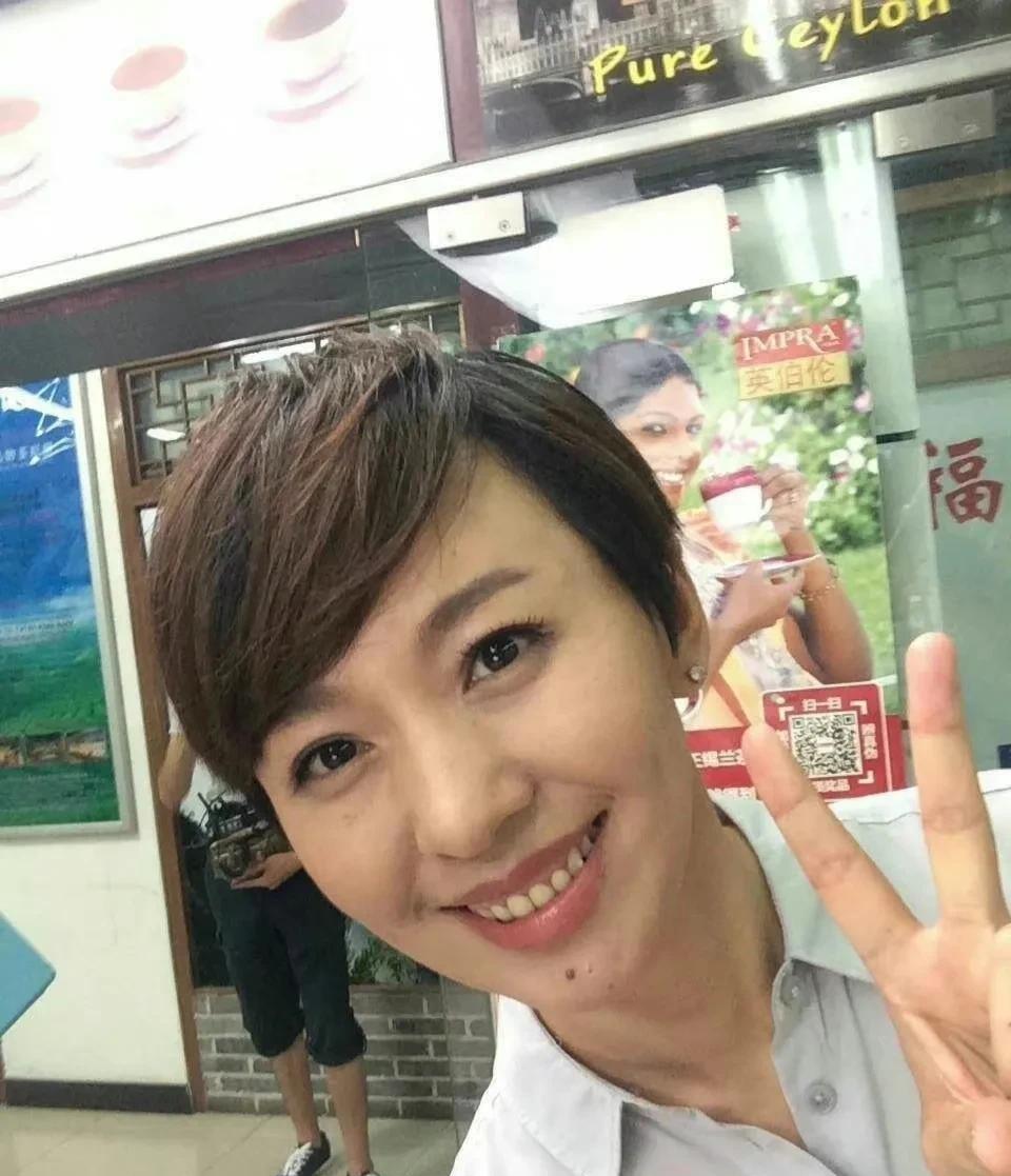 欧阳夏丹羽毛球技巧分享_欧阳夏丹最新运动视频_欧阳夏丹打球视频