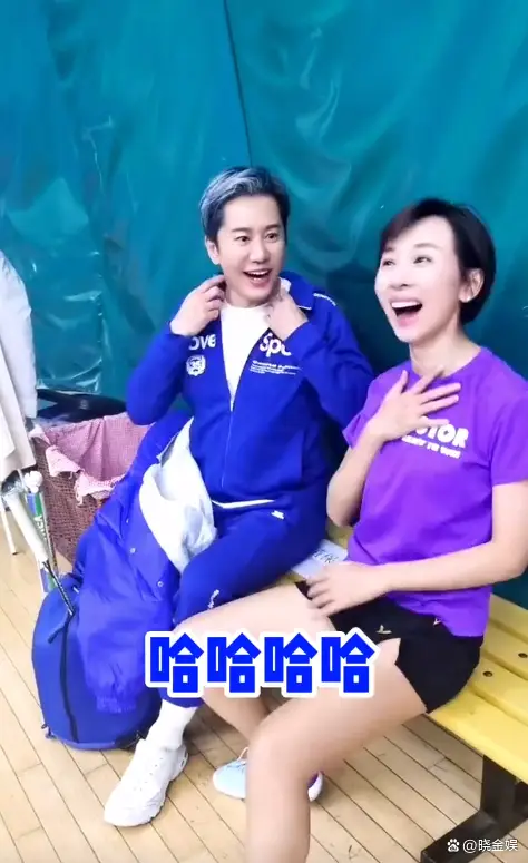 欧阳夏丹和毛宁一起打球_欧阳夏丹毛宁羽毛球友谊_欧阳夏丹打球视频