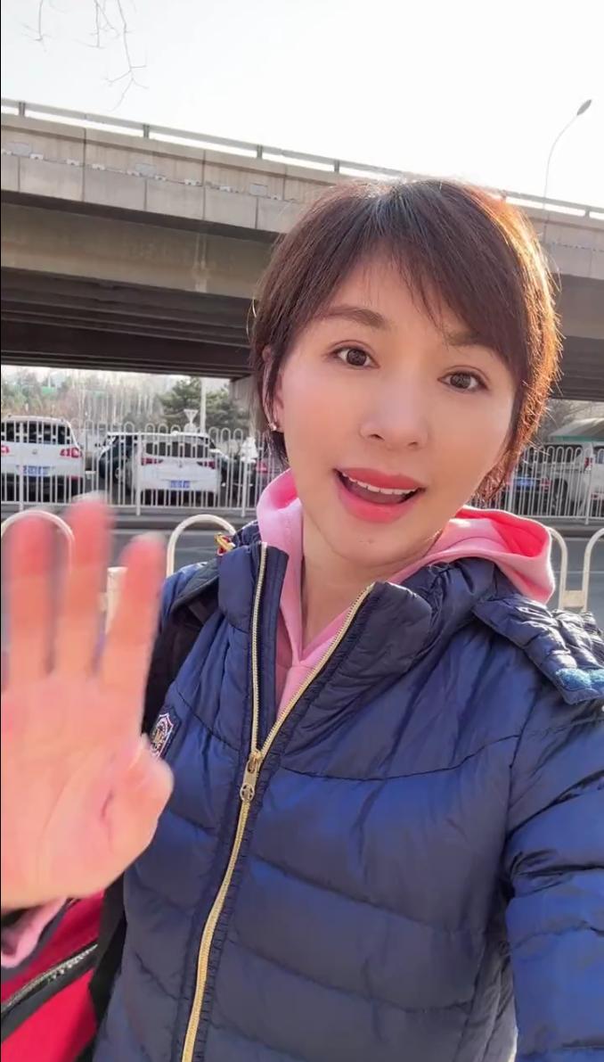 欧阳夏丹毛宁羽毛球友谊_欧阳夏丹打球视频_毛宁保养状态年轻变化