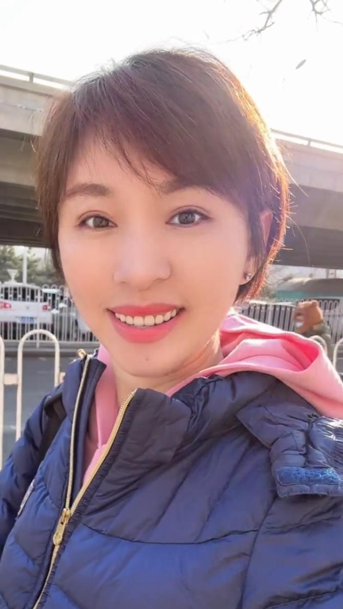 毛宁保养状态年轻变化_欧阳夏丹打球视频_欧阳夏丹毛宁羽毛球友谊