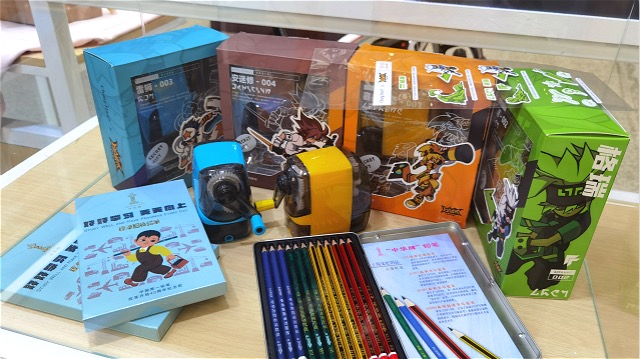 传统品牌IP联名_动漫游戏跨界合作_二次元文化受众