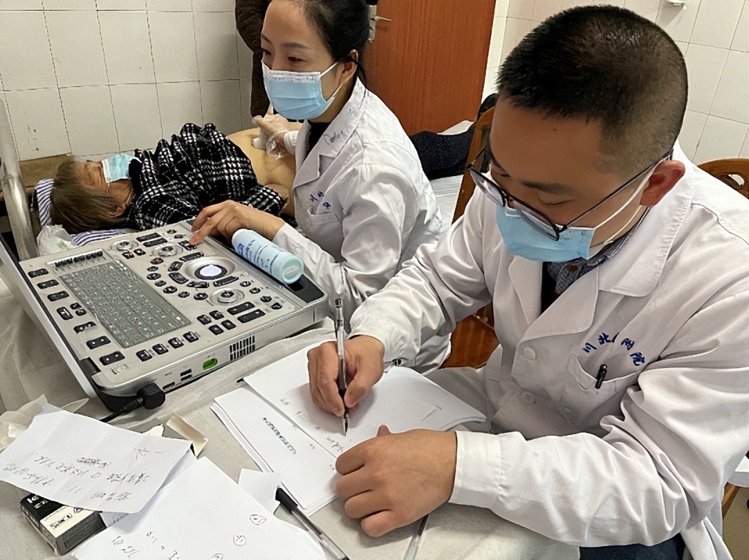 人身体结石是怎么形成的_长期不吃早餐胆结石_胆结石成因