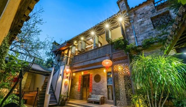 黄山安徽宏村附近的住宿_宏村新巴士线路周边村落免门票体验_宏村油菜花海散心拍照攻略