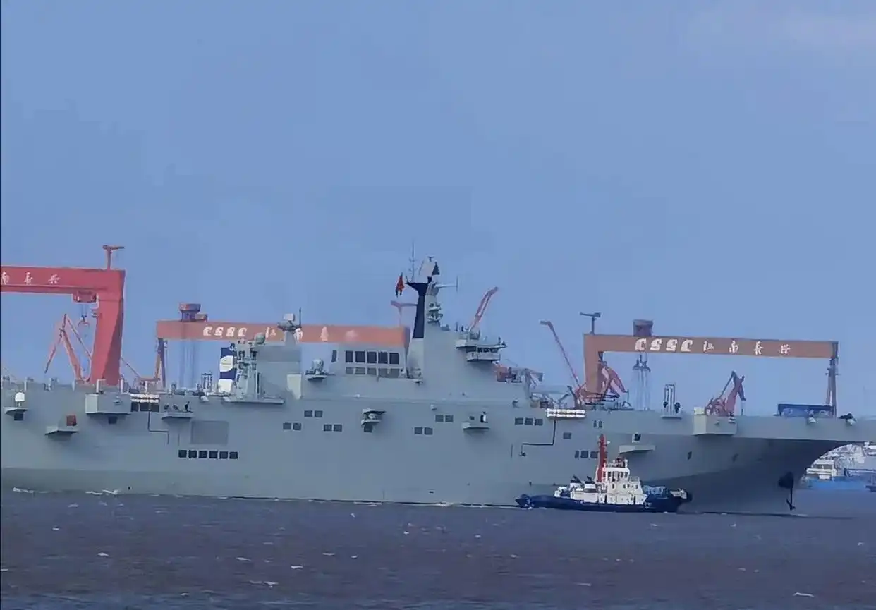 075两栖_075型两栖攻击舰下水仪式_中国海军造舰能力发展