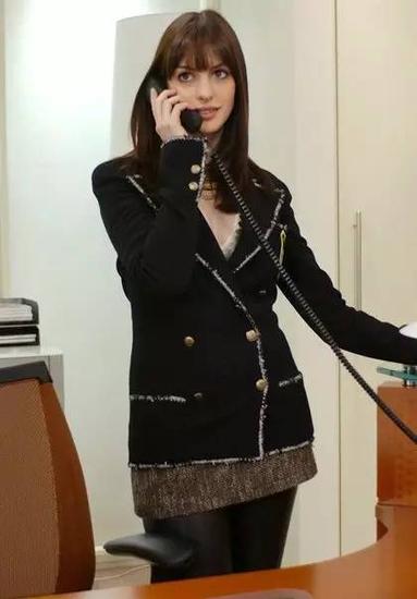 Andy 变装以后第一个造型来自 Chanel，美到男盆友认不出