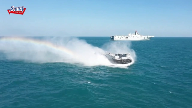 075型两栖攻击舰海南舰广西舰南海联合登陆演练_两栖攻击舰立体登陆作战能力提升_075两栖