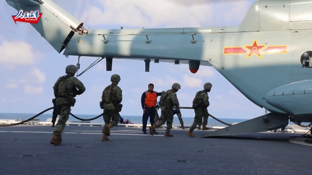 075型两栖攻击舰海南舰广西舰南海联合登陆演练_075两栖_两栖攻击舰立体登陆作战能力提升