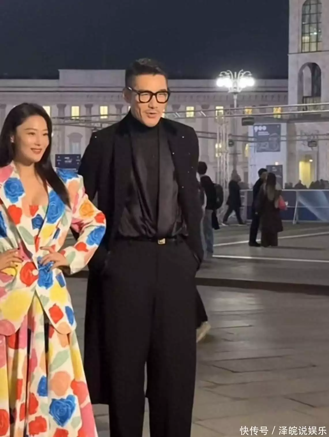 胡兵很有钱吗_胡兵张馨予意大利街头走秀_胡兵单身生活态度