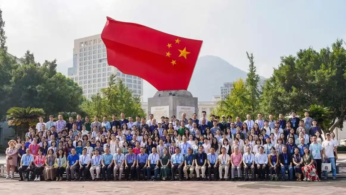 外国语言文学文化论丛(第3辑)_思想史视域下的外国文学研究_外国文学研究理论视野拓展