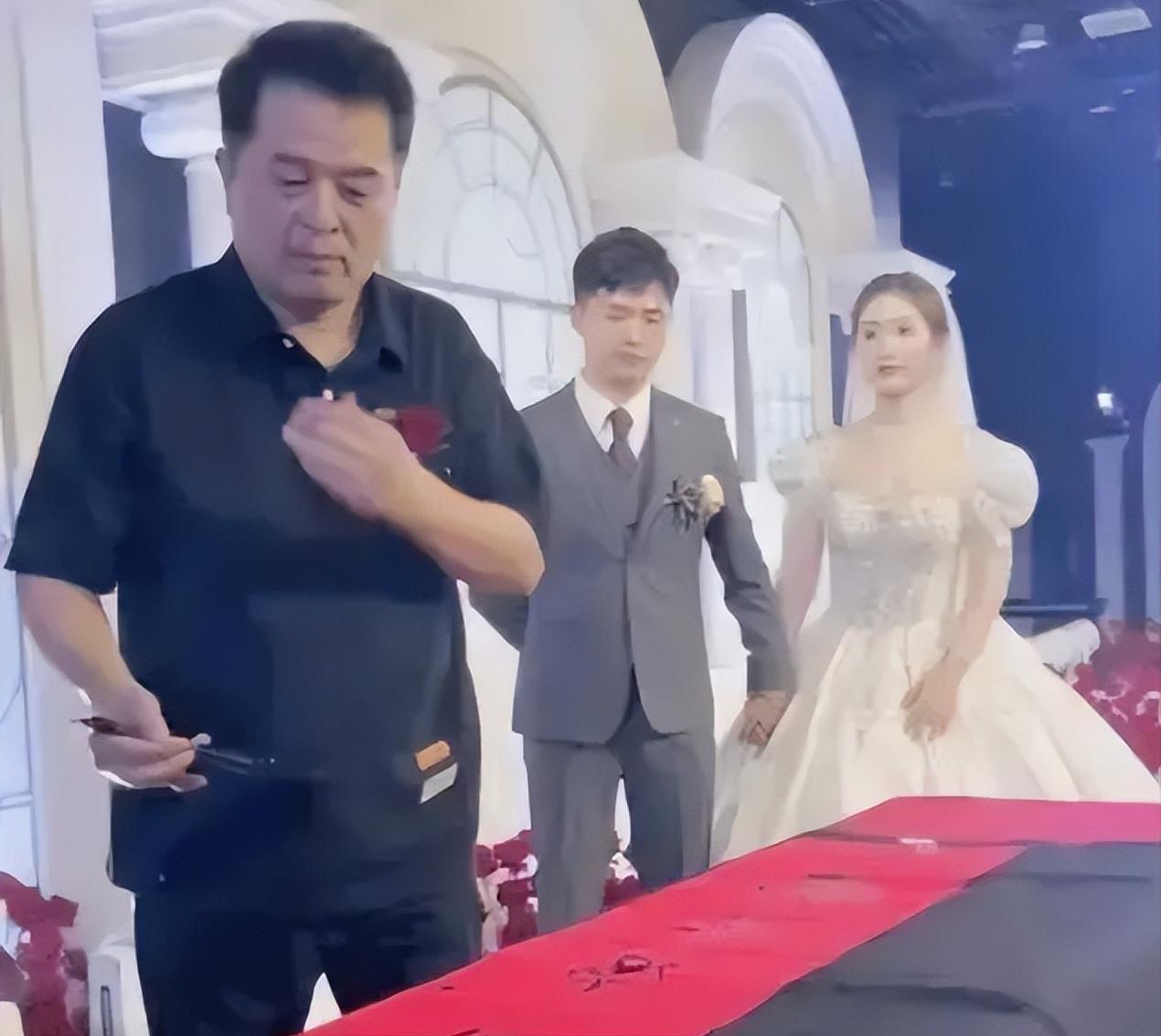 饭局改变命运毕福剑_毕福剑主持生涯巅峰_毕福剑早年经历