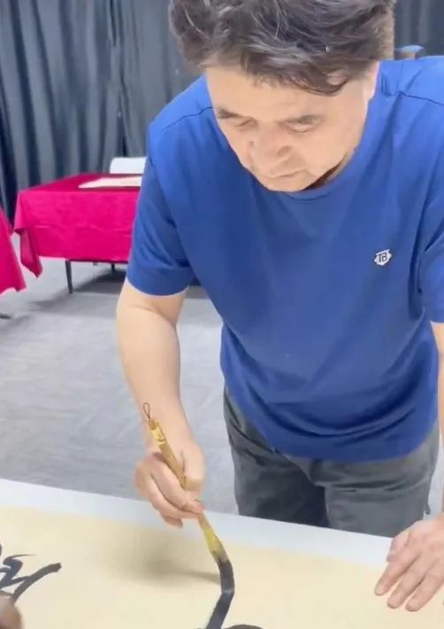 饭局改变命运毕福剑_毕福剑近照沧桑_毕福剑退休生活状态