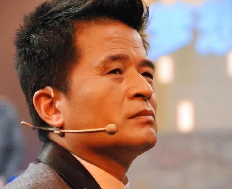 毕福剑酒桌失言事件_公众人物言行规范_饭局改变命运毕福剑