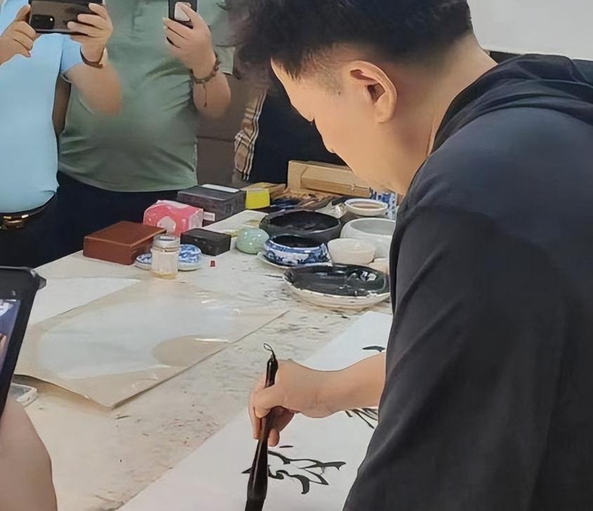 饭局改变命运毕福剑_毕福剑酒桌失言事件_公众人物言行规范