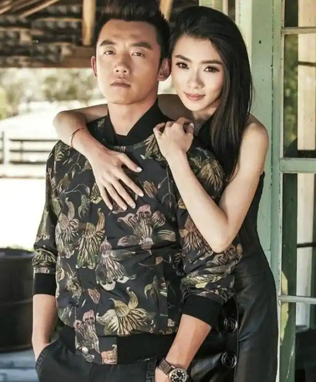 程晓玥郑恺分手后状态_郑恺前校花前女友_程晓玥名媛生活晒礼物