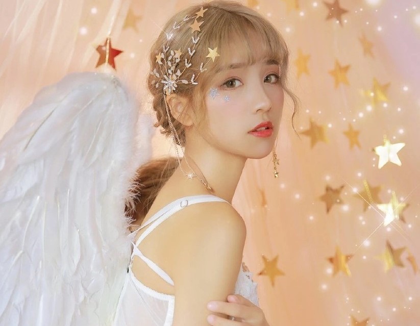 适合老白看的小说_青春时期的暗恋故事_同学之间的感情史