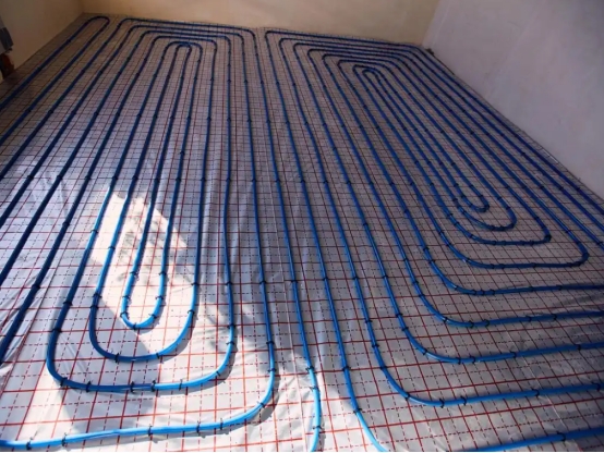 地热采暖的优缺点_地暖维修难度高_地暖使用问题多