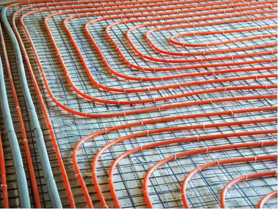 地热采暖的优缺点_地暖使用问题多_地暖维修难度高